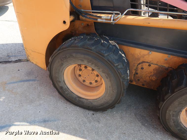 image for item DF2336 2003 Case 70XT skid steer