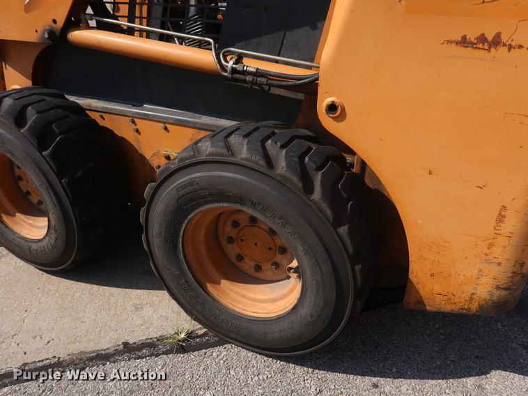 image for item DF2336 2003 Case 70XT skid steer