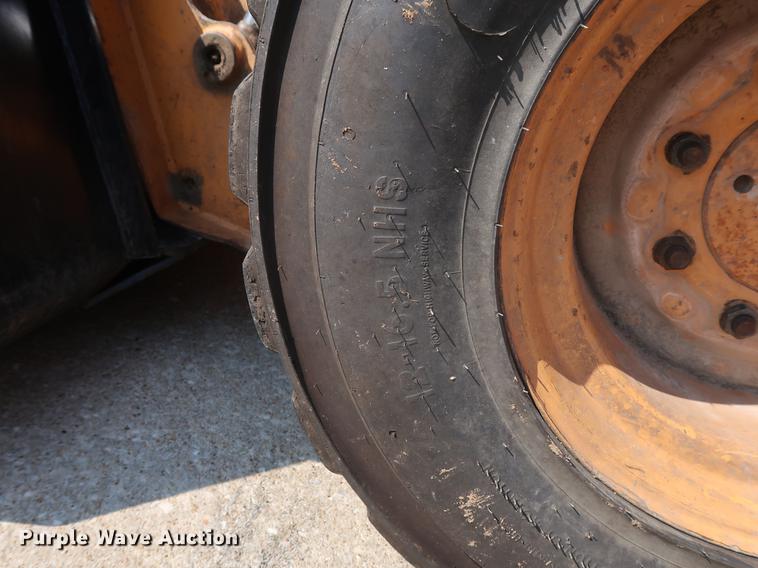 image for item DF2336 2003 Case 70XT skid steer