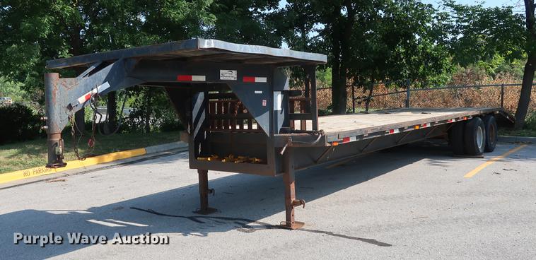 image for item DF2338 2005 equipment trailer