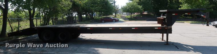 image for item DF2338 2005 equipment trailer