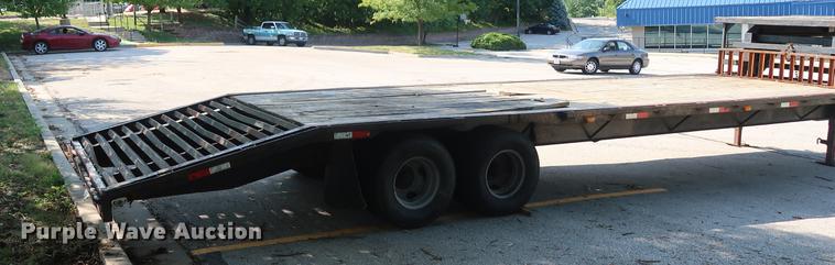 image for item DF2338 2005 equipment trailer