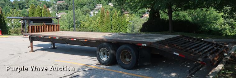 image for item DF2338 2005 equipment trailer