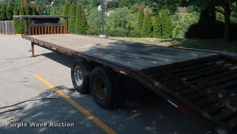 image for item DF2338 2005 equipment trailer