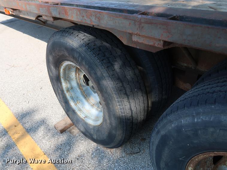 image for item DF2338 2005 equipment trailer