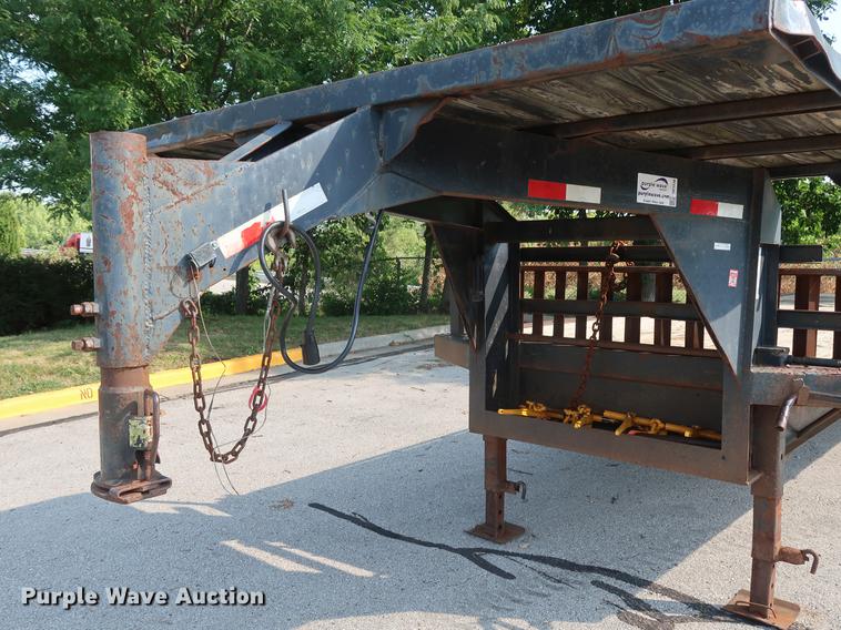 image for item DF2338 2005 equipment trailer