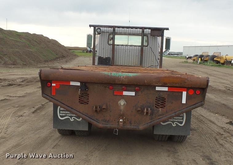 image for item DV9310 1982 International S1954 flatbed truck