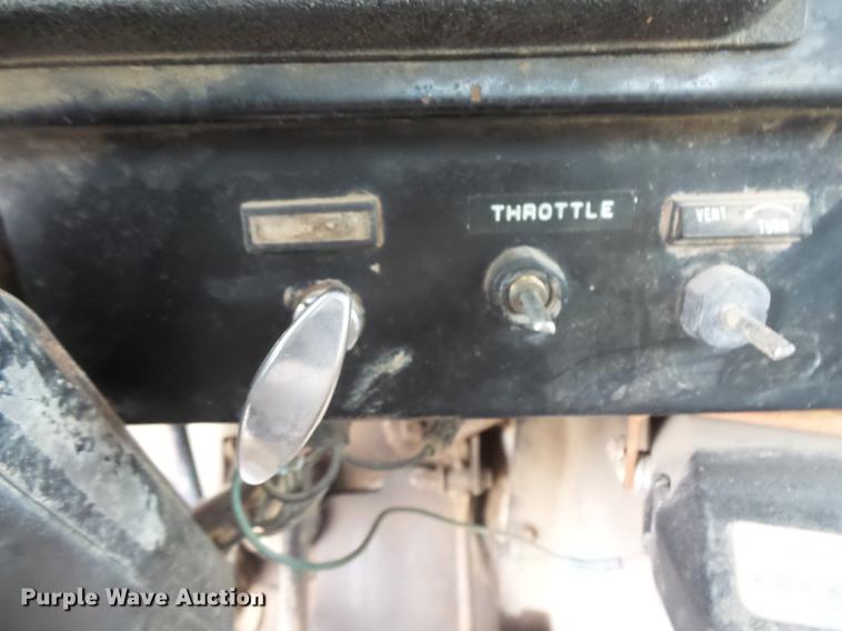 image for item DV9310 1982 International S1954 flatbed truck