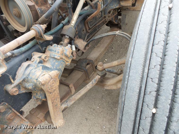 image for item DV9310 1982 International S1954 flatbed truck