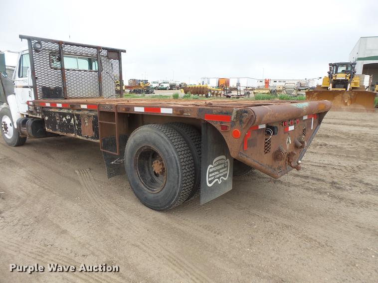 image for item DV9310 1982 International S1954 flatbed truck