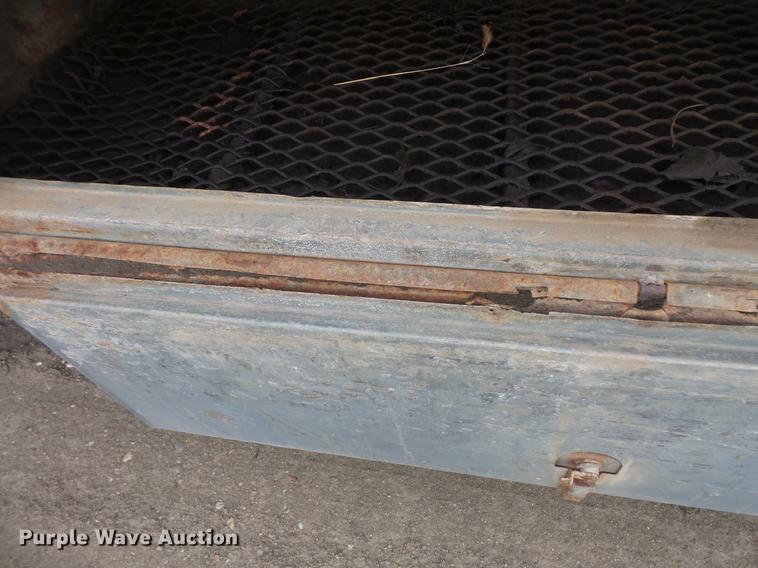 image for item DV9310 1982 International S1954 flatbed truck