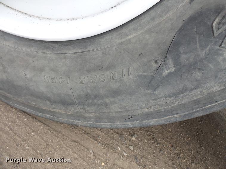 image for item DV9310 1982 International S1954 flatbed truck