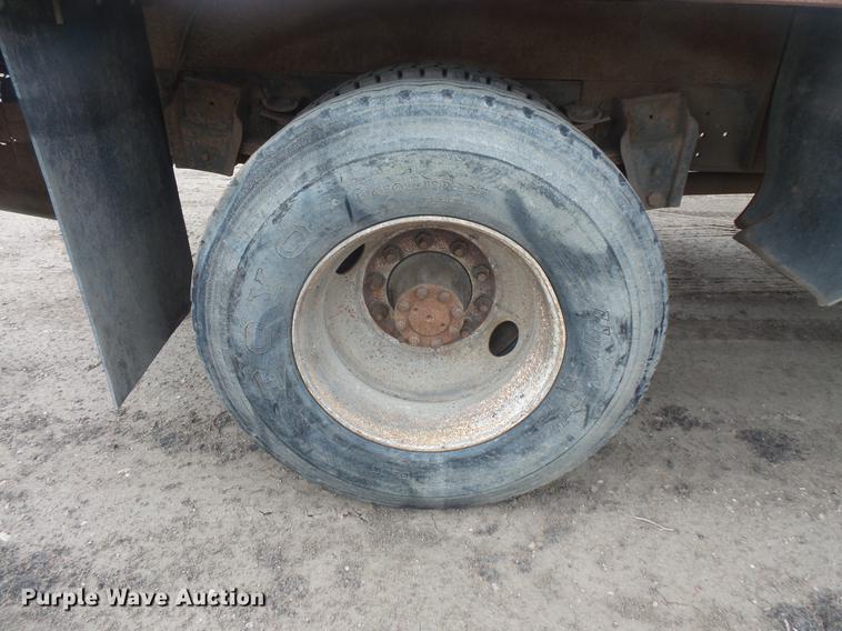 image for item DV9310 1982 International S1954 flatbed truck