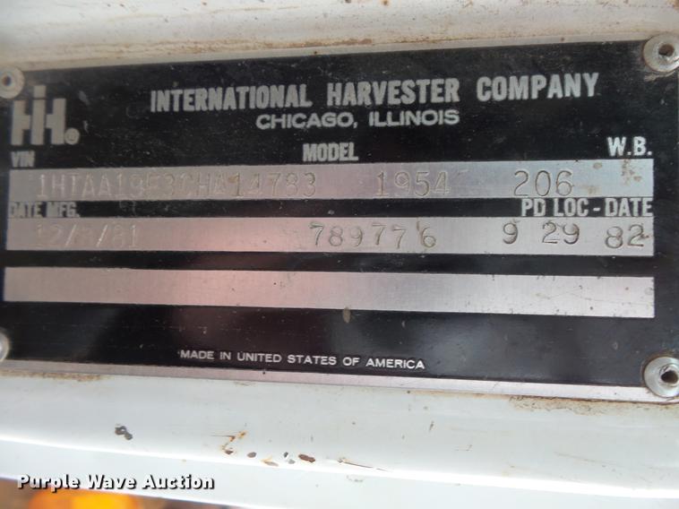 image for item DV9310 1982 International S1954 flatbed truck