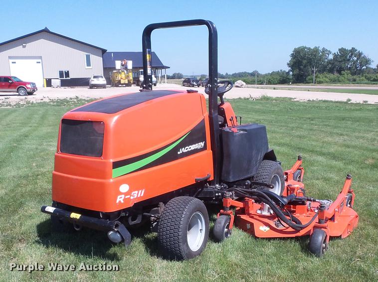 Jacobsen R311 mower in Wagner, SD Item DV9456 sold Purple Wave