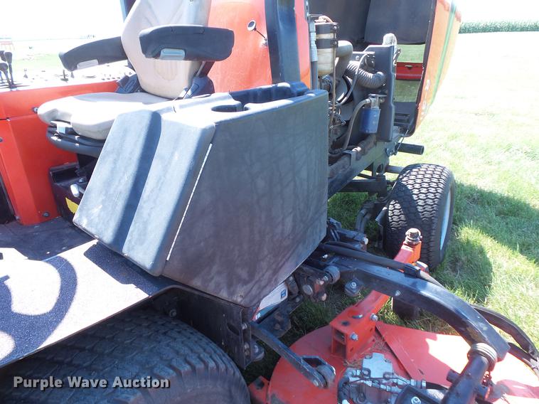 image for item DV9456 Jacobsen R311 mower