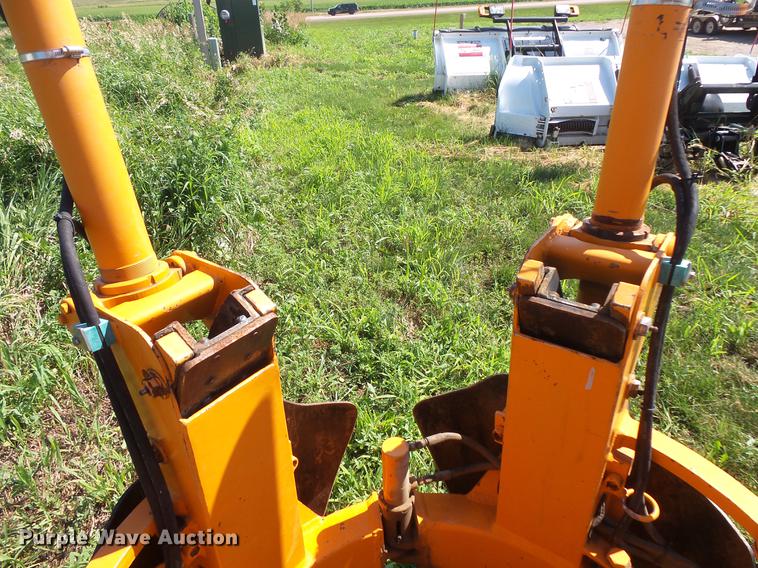 image for item DV9459 Optimal 850 skid steer tree spade