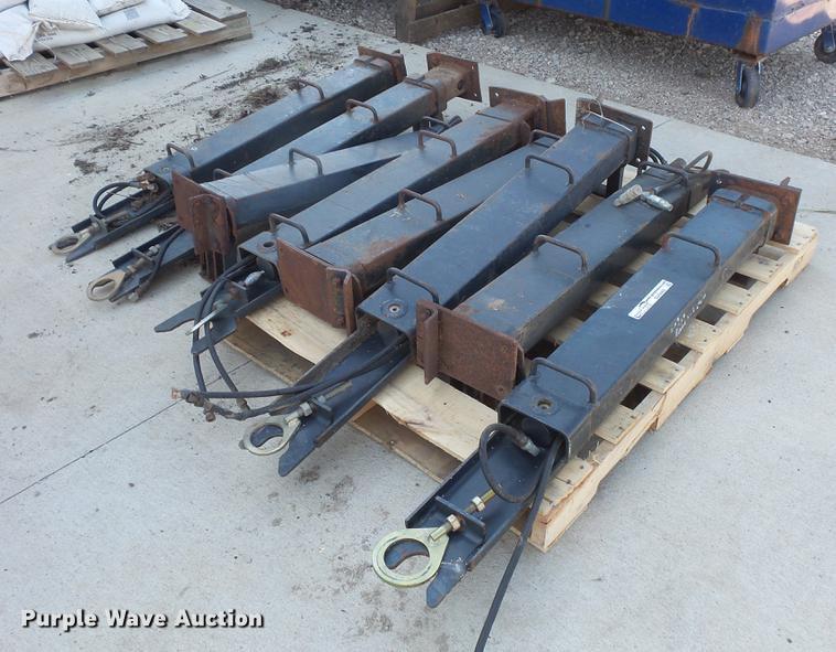 image for item DV9460 (8) hydraulic skid steer stabilizers