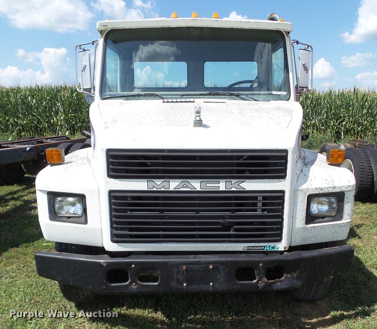 image for item DZ9048 1998 Mack CS300P truck cab and chassis