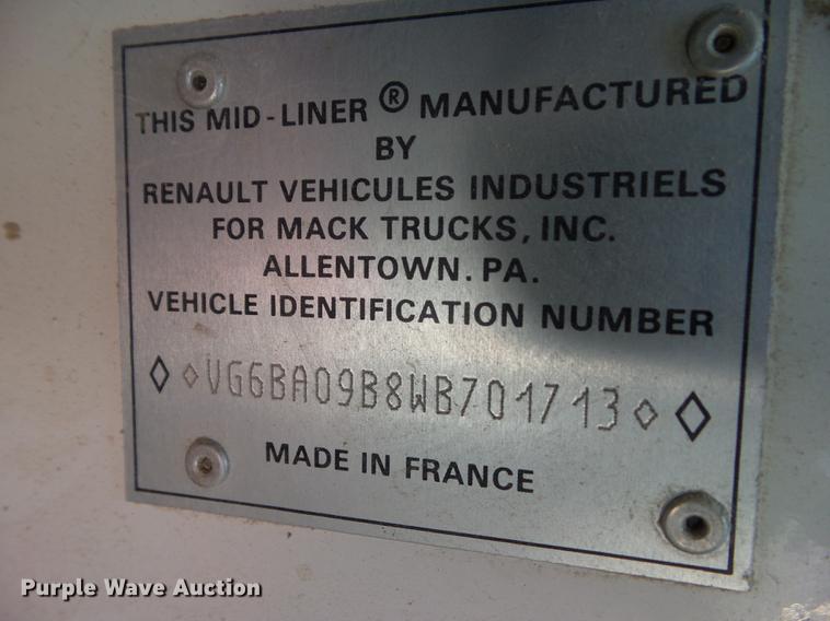 image for item DZ9048 1998 Mack CS300P truck cab and chassis