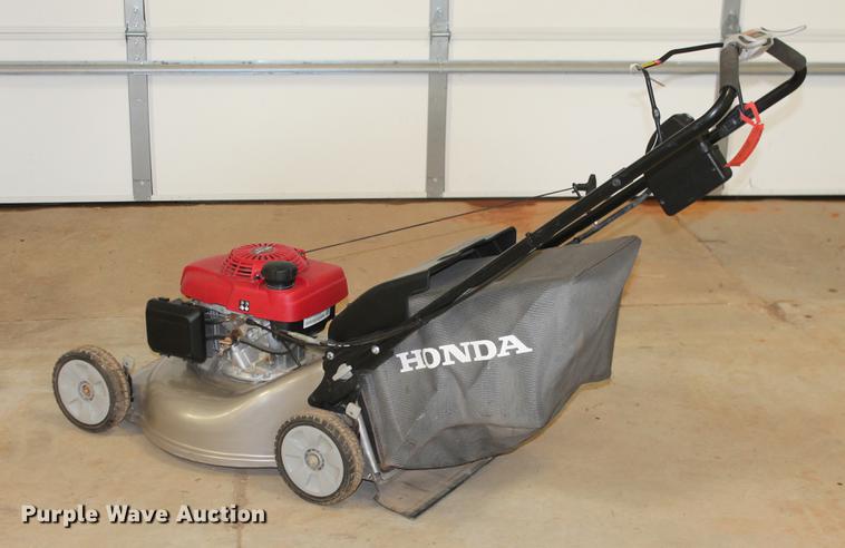 image for item DZ9873 Honda HHR216 lawn mower