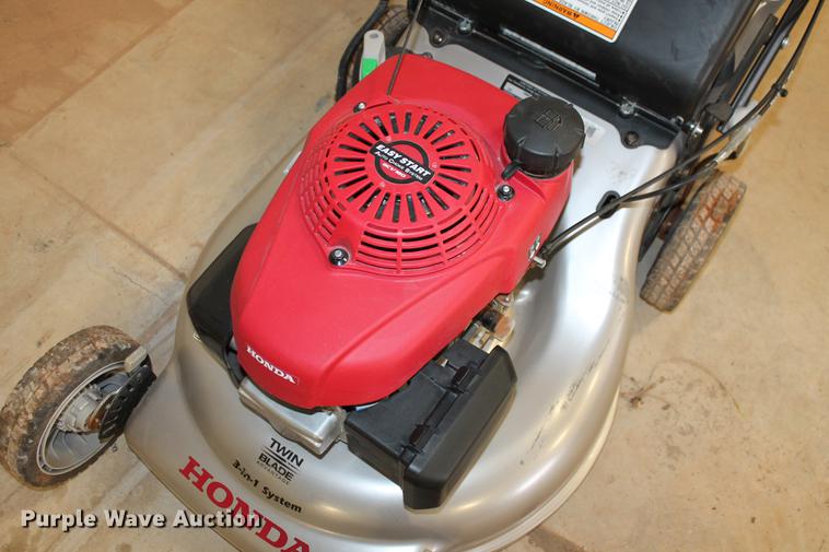 image for item DZ9873 Honda HHR216 lawn mower