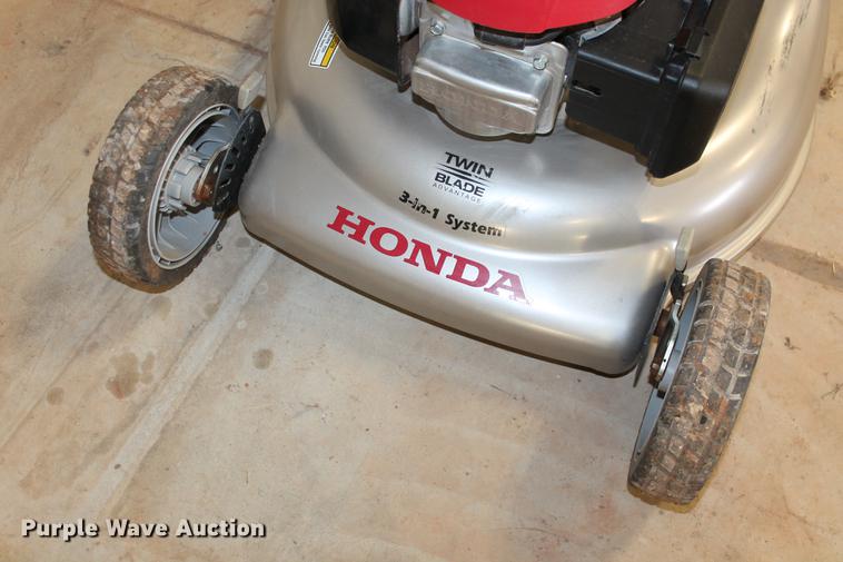 image for item DZ9873 Honda HHR216 lawn mower