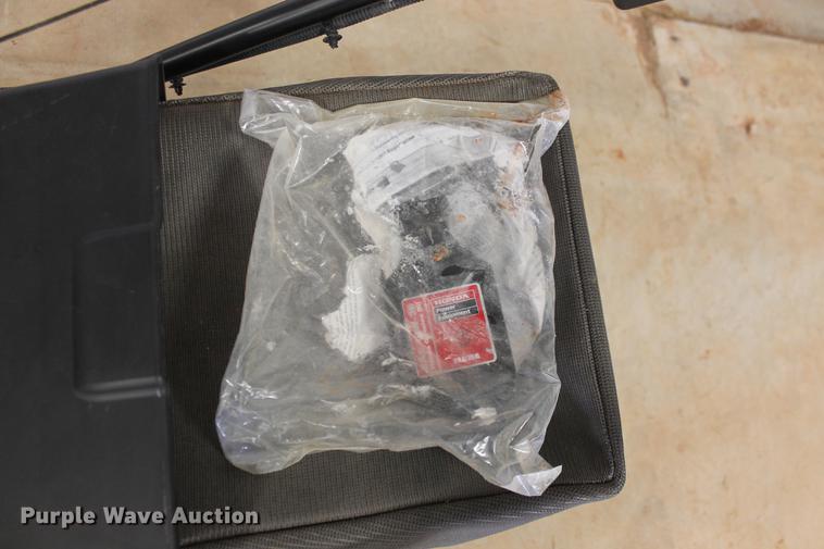 image for item DZ9873 Honda HHR216 lawn mower