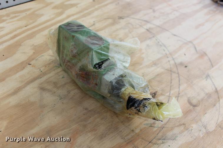image for item DZ9942 John Deere Bucher AL202023 selective hydraulic control valve