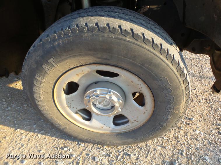 image for item EI9637 2008 Ford F350 Super Duty SuperCab bale bed pickup truck