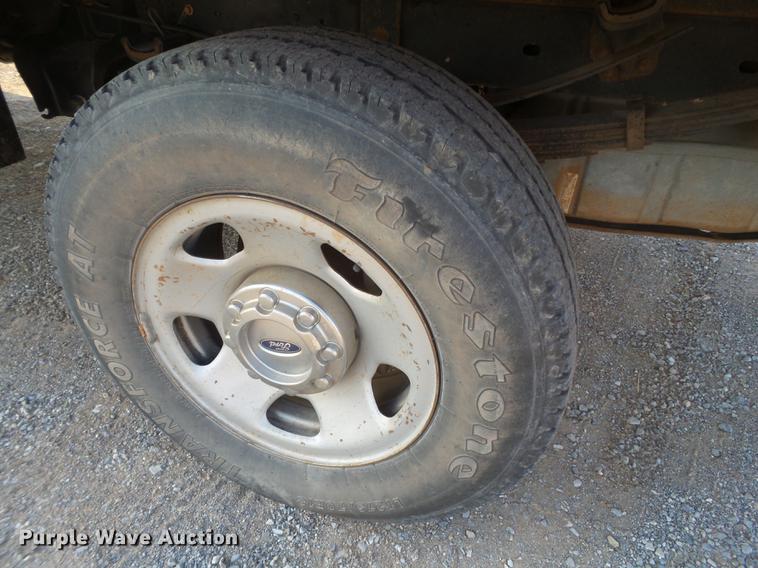 image for item EI9637 2008 Ford F350 Super Duty SuperCab bale bed pickup truck