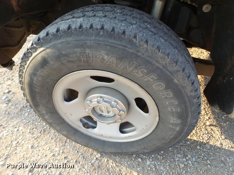 image for item EI9637 2008 Ford F350 Super Duty SuperCab bale bed pickup truck