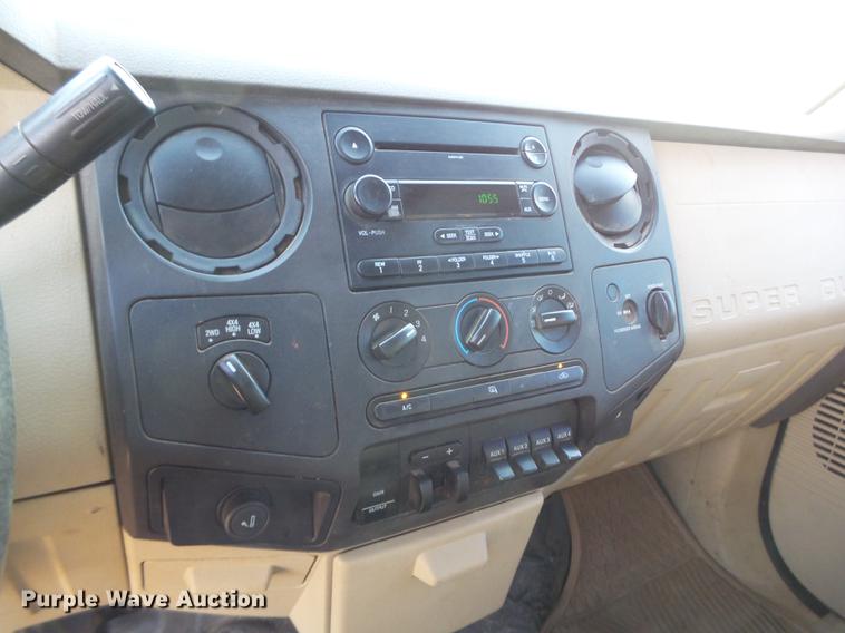 image for item EI9637 2008 Ford F350 Super Duty SuperCab bale bed pickup truck