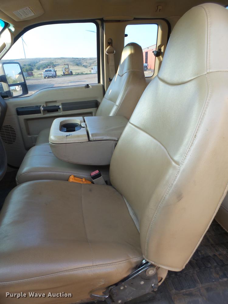 image for item EI9637 2008 Ford F350 Super Duty SuperCab bale bed pickup truck