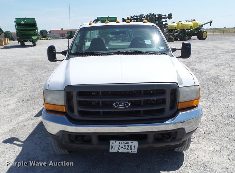 image for item EN9600 2001 Ford F450 Super Duty utility truck with crane