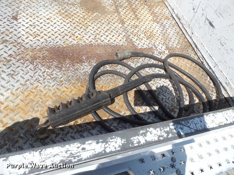 image for item EN9600 2001 Ford F450 Super Duty utility truck with crane