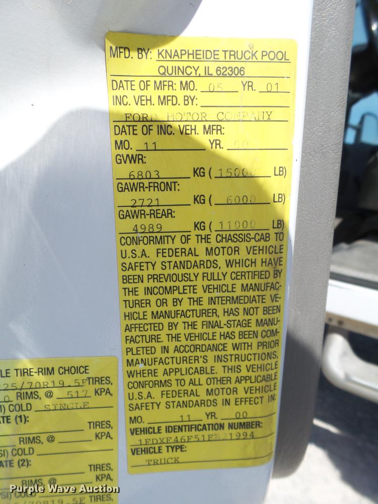 image for item EN9600 2001 Ford F450 Super Duty utility truck with crane