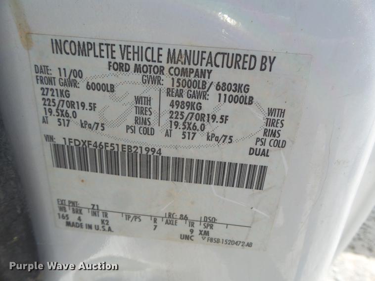 image for item EN9600 2001 Ford F450 Super Duty utility truck with crane