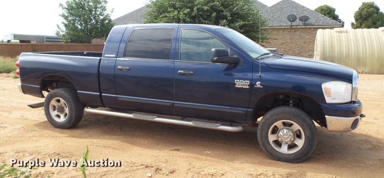 image for item EN9613 2007 Dodge Ram 2500 MegaCab pickup truck