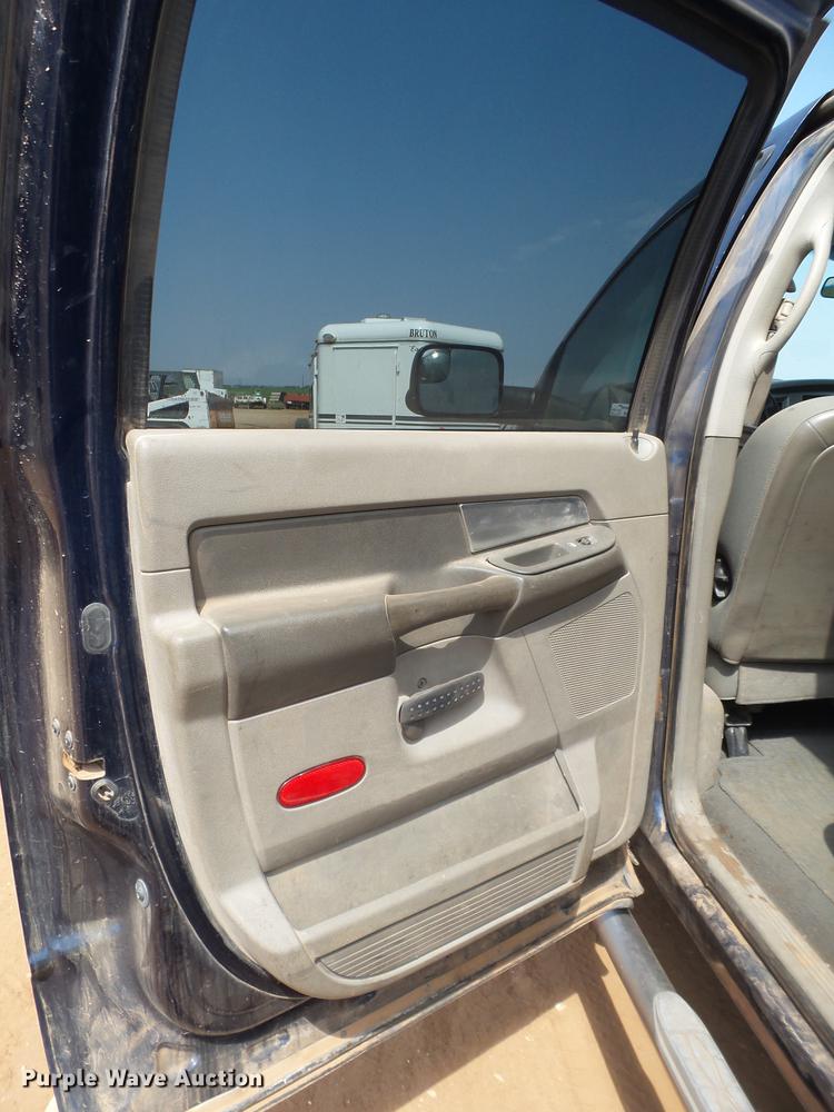image for item EN9613 2007 Dodge Ram 2500 MegaCab pickup truck