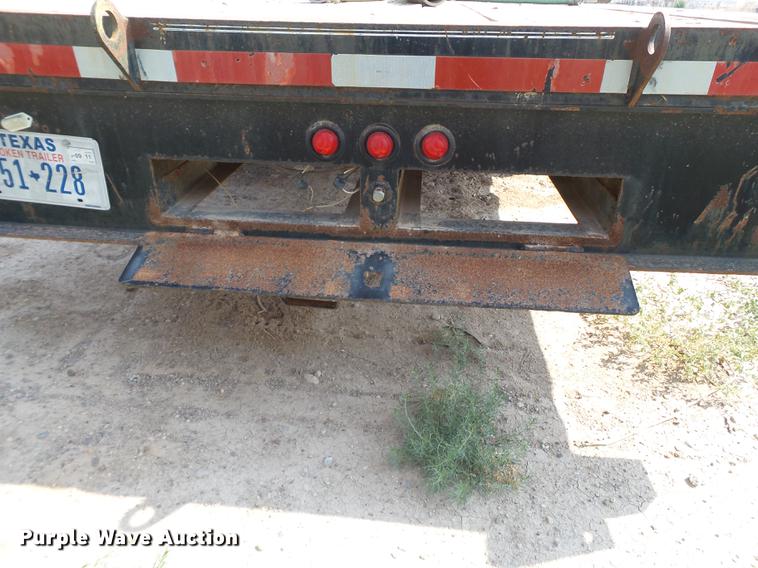 image for item EN9616 2005 Apache equipment trailer