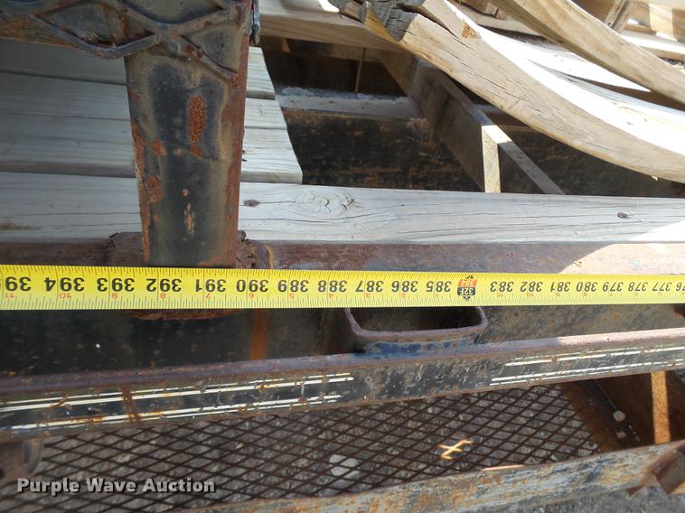 image for item EN9616 2005 Apache equipment trailer