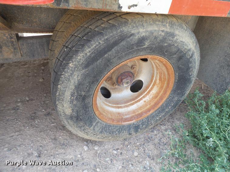 image for item EN9616 2005 Apache equipment trailer