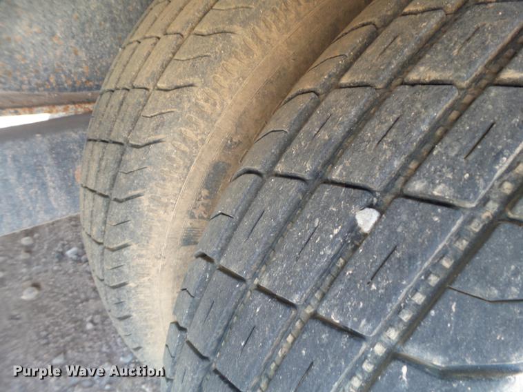 image for item EN9616 2005 Apache equipment trailer