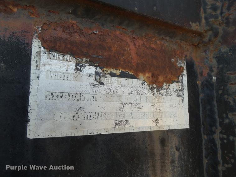 image for item EN9616 2005 Apache equipment trailer