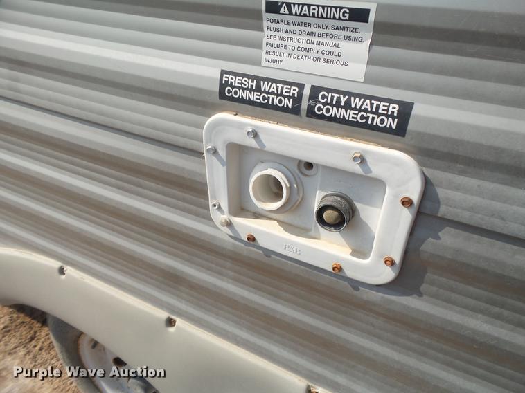 image for item EN9618 2007 Summerland camper