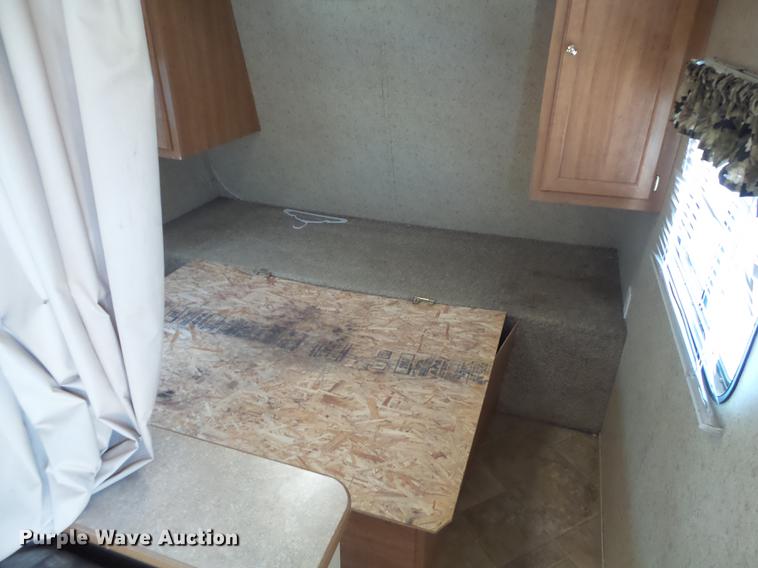 image for item EN9618 2007 Summerland camper