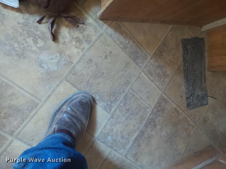 image for item EN9618 2007 Summerland camper