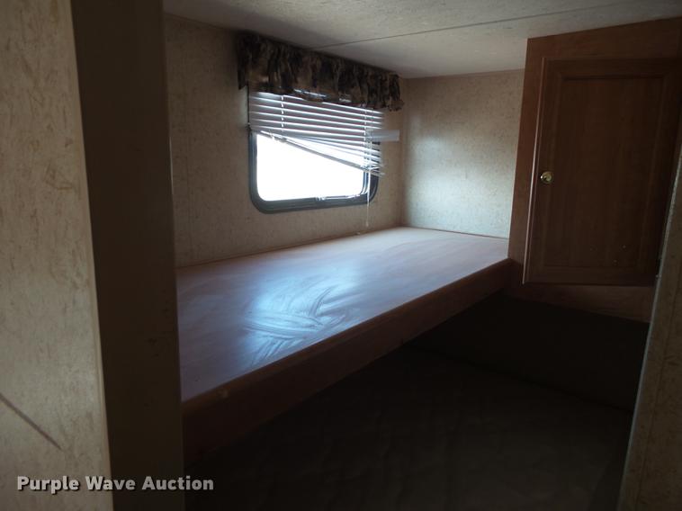 image for item EN9618 2007 Summerland camper