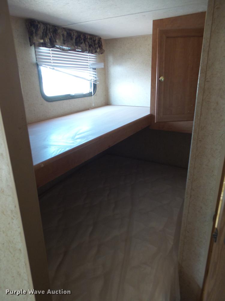 image for item EN9618 2007 Summerland camper